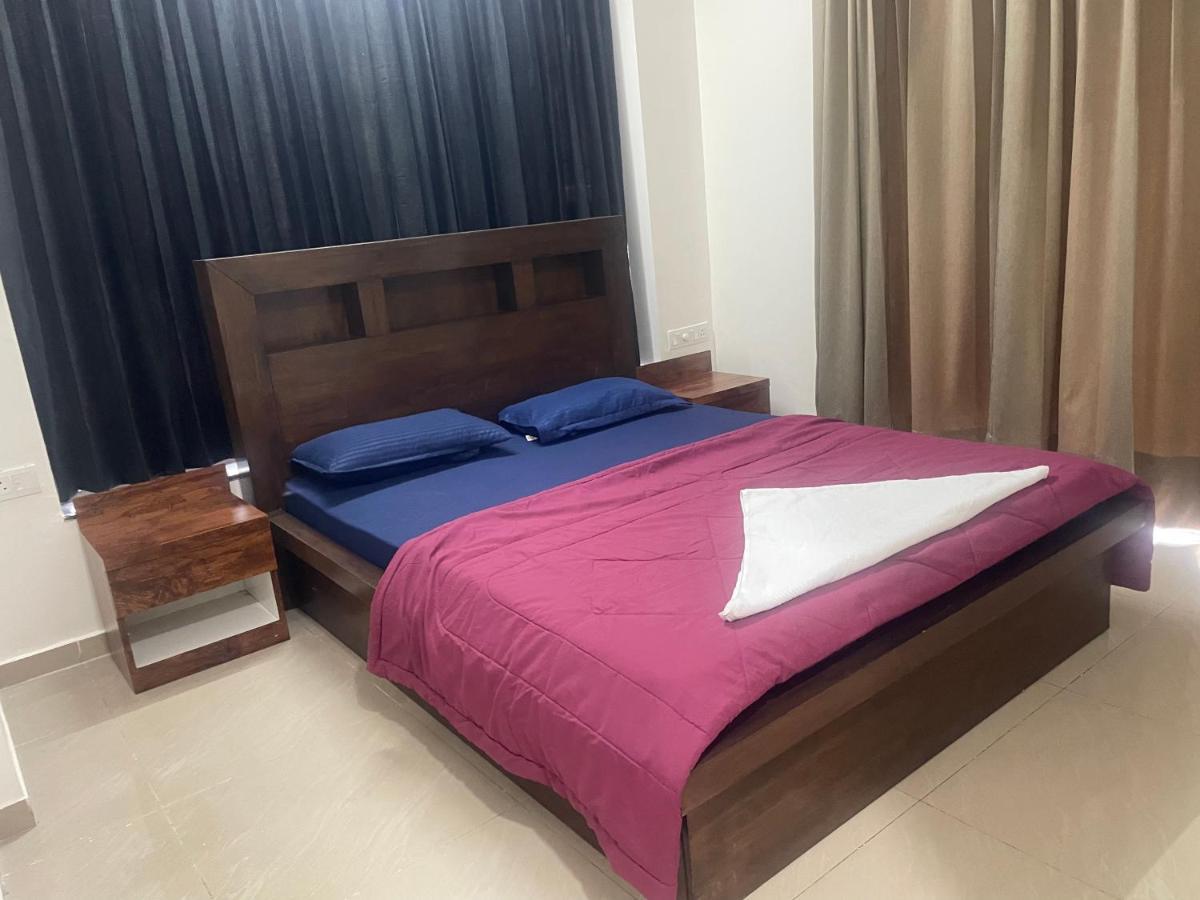 Hotel Royal Nest Premium Mundhva Exterior foto