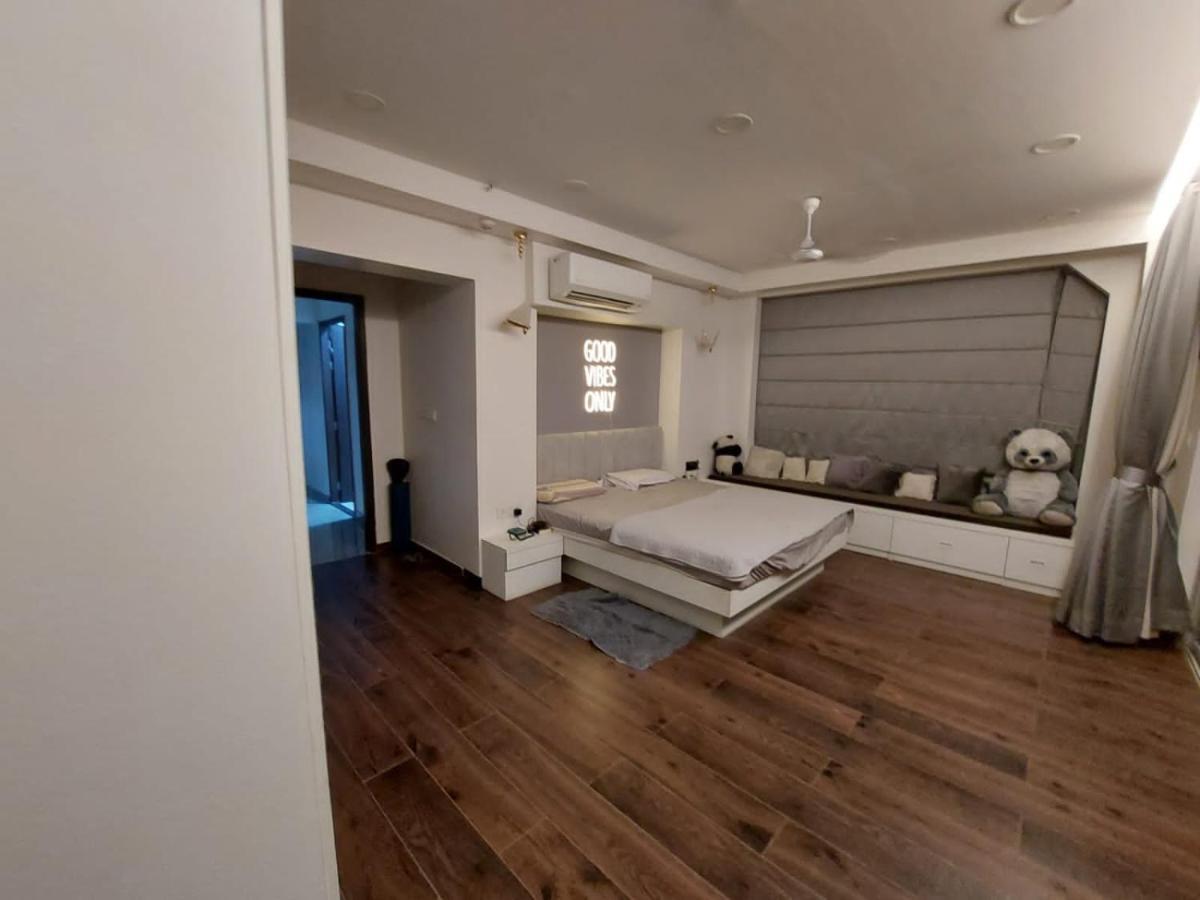 Hotel Royal Nest Premium Mundhva Exterior foto